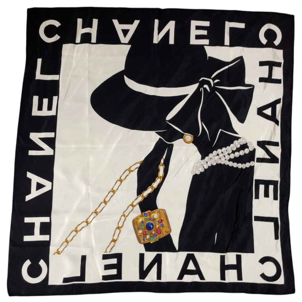 Authentic Chanel Coco Mark Dot Mademoiselle Black/White Silk Scarf - Picture 4 of 13
